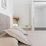 With Two Bedrooms 度假居
