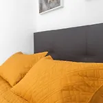 With Two Bedrooms 度假居 *
