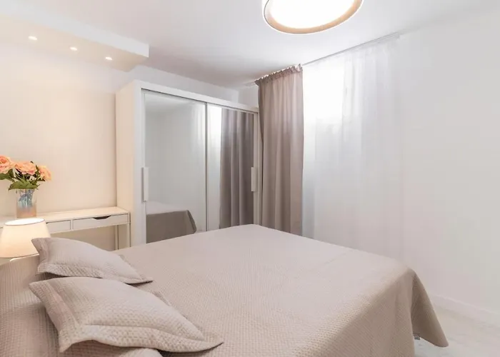 Semesterbostad With Two Bedrooms *